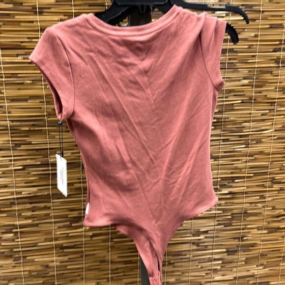 Calvin Klein Jeans Women's Cap-Sleeve V-Neck Bodysuit - Savannah Size S - Picture 3 of 3